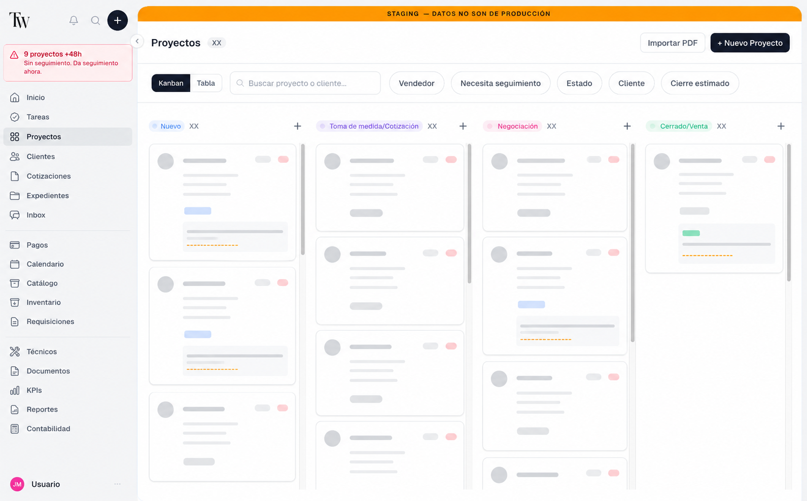 Módulo de proyectos del CRM con listado y estados de avance